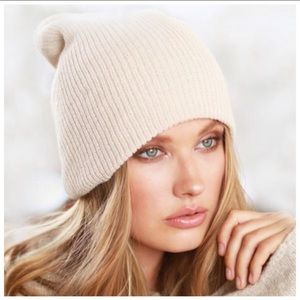 Beige lightweight slouchy beanie